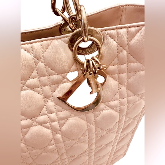 34 Christian Dior CD Lady Dior Tote Matte Peach Fuzz - Picture 3 of 16